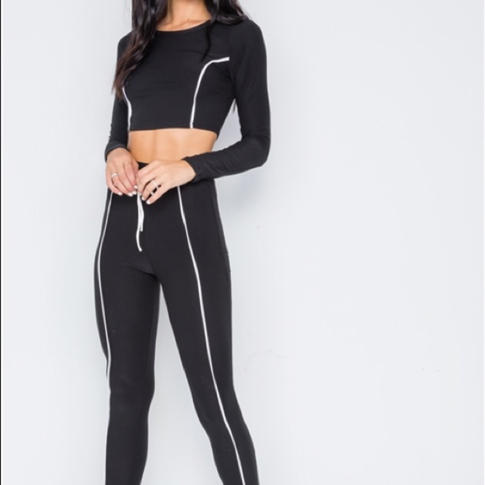 BLACK CONTRAST TRIM CROP TOP LEGGING TWO PIECE SET